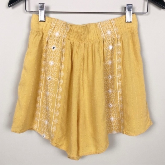 American Eagle Yellow Embroidered Shorts Small boho Y2K - Picture 1 of 5